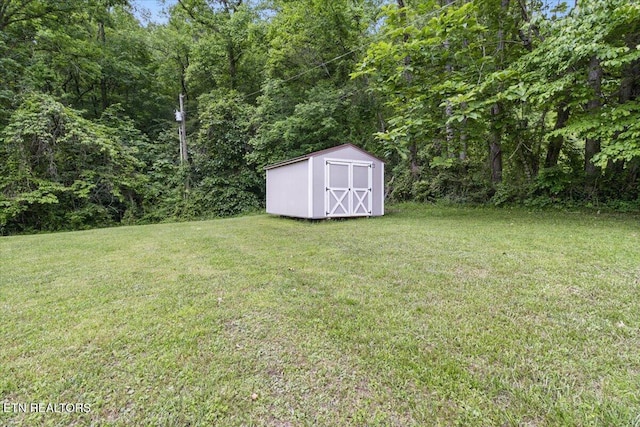 68 Pine Mountain Cir, Pineville, KY 40977 - view of grassy yard featuring a forest view