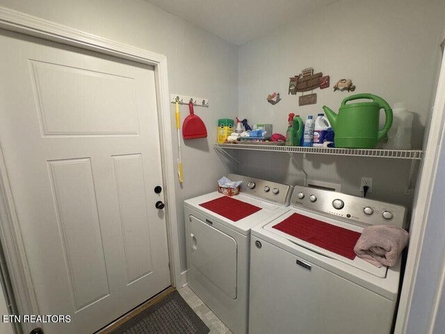323 Wilson Hurst St, Tazewell, TN 37879 - laundry area featuring separate washer and dryer