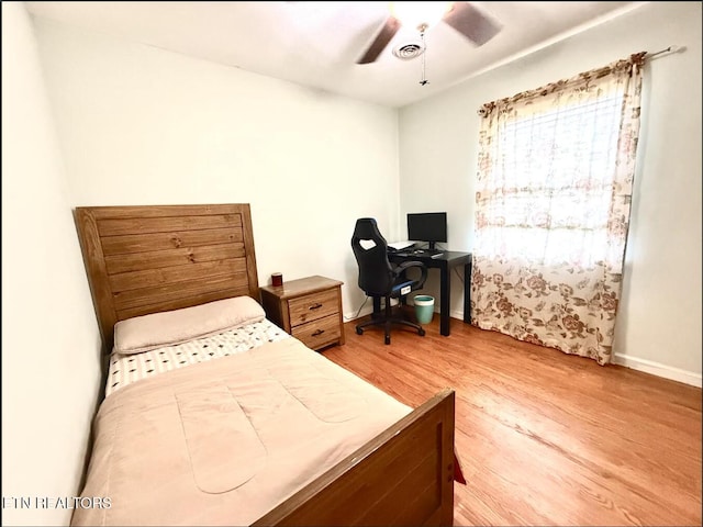 4721 Springcrest Dr, Knoxville, TN 37914 - bedroom with light wood-type flooring, baseboards, and ceiling fan