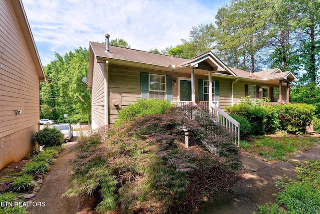 692 Shadywood Ln, Knoxville, TN 37923 - view of ranch-style house