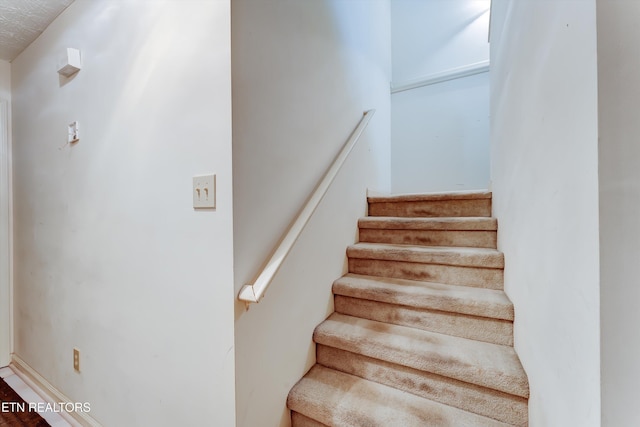692 Shadywood Ln, Knoxville, TN 37923 - view of staircase