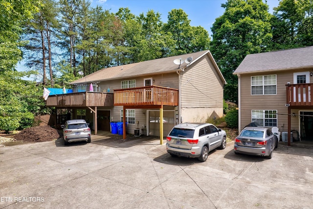 692 Shadywood Ln, Knoxville, TN 37923 - view of front facade with driveway