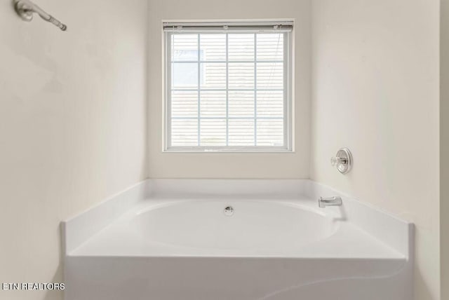 1213 Vale View Rd, Knoxville, TN 37922 - full bathroom with a bath