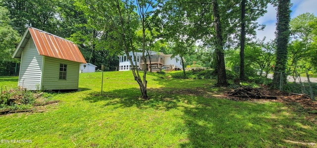 989 W Outer Dr, Oak Ridge, TN 37830 - view of green lawn with view of scattered trees