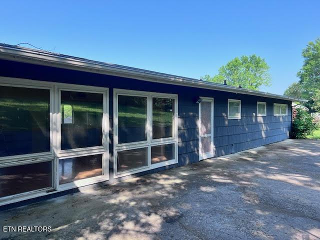 1604 Wandering Rd, Knoxville, TN 37912 - photo 3