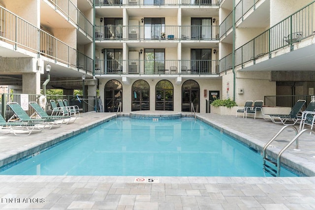 685 River Rd Unit 314, Gatlinburg, TN 37738 - community pool with a patio area