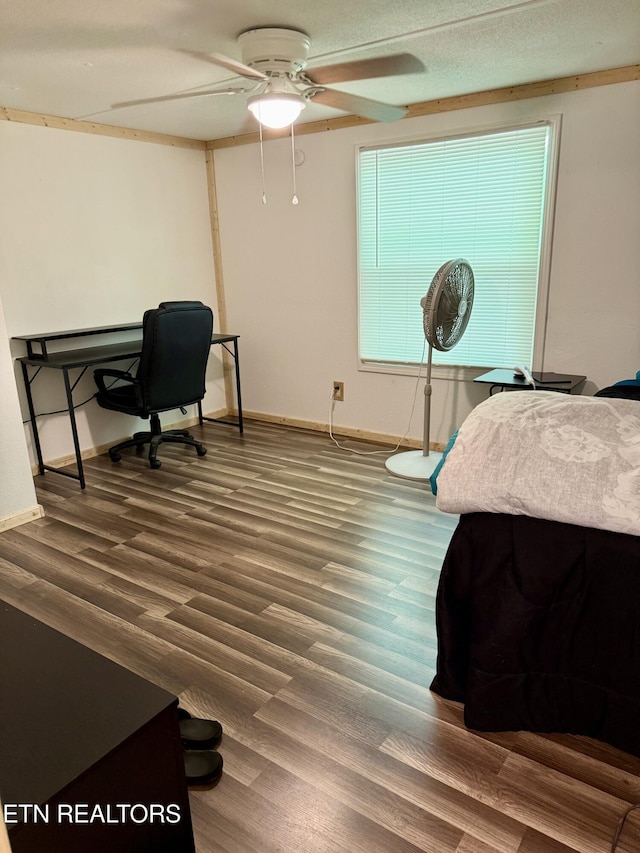 489 Trimmer Ln, Jamestown, TN 38556 - bedroom featuring wood finished floors, baseboards, and a ceiling fan