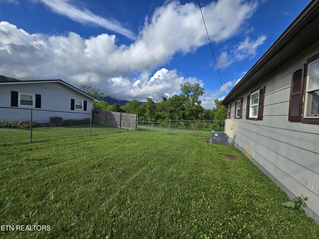 288 Machine Branch Rd, Ewing, VA 24248 - view of yard with central AC