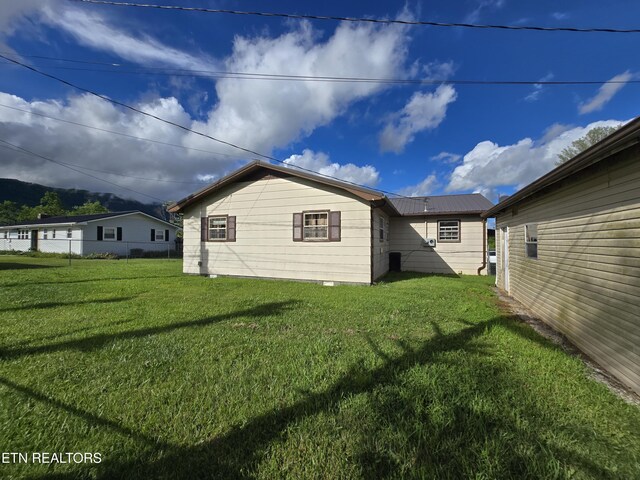 288 Machine Branch Rd, Ewing, VA 24248 - view of back of property