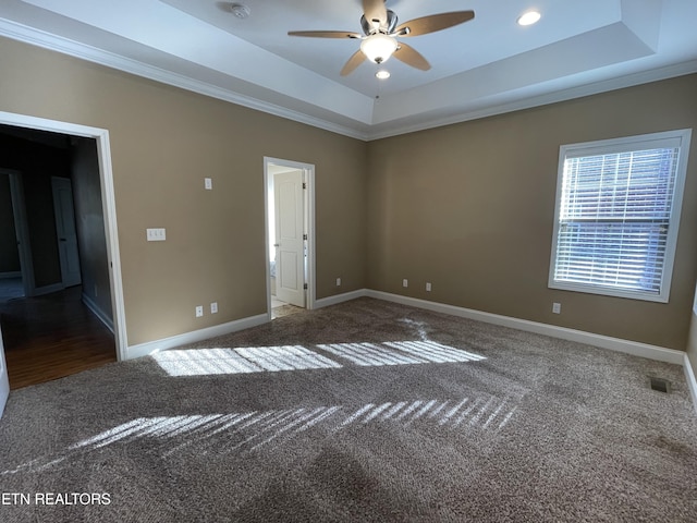 103 Crossroads Blvd, Oak Ridge, TN 37830 - carpeted spare room featuring a tray ceiling, ceiling fan, baseboards, and recessed lighting