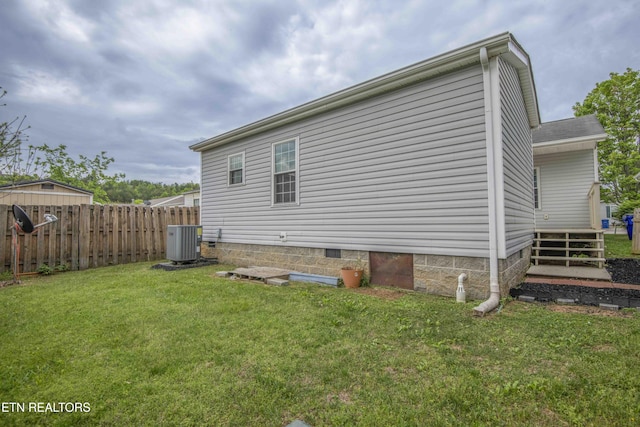 1713 Sails Way, Knoxville, TN 37932 - view of side of property with cooling unit and crawl space