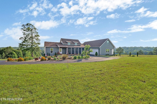 788 Vista View Pkwy, Jamestown, TN 38556 - view of front of home featuring a front lawn and asphalt driveway