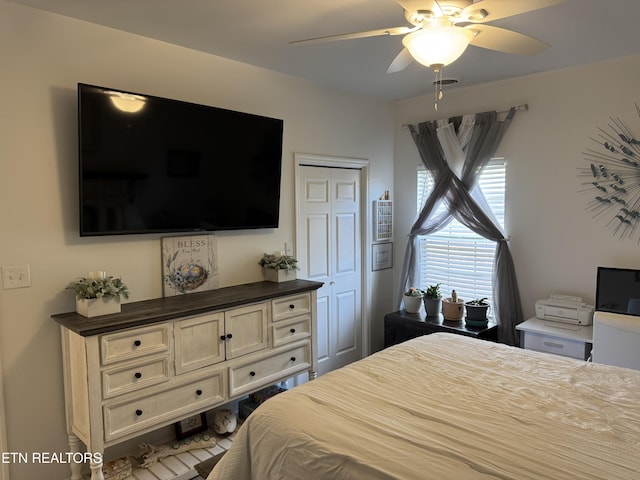 740 Sterchi Park Way Unit F7, Knoxville, TN 37912 - bedroom featuring a closet and a ceiling fan