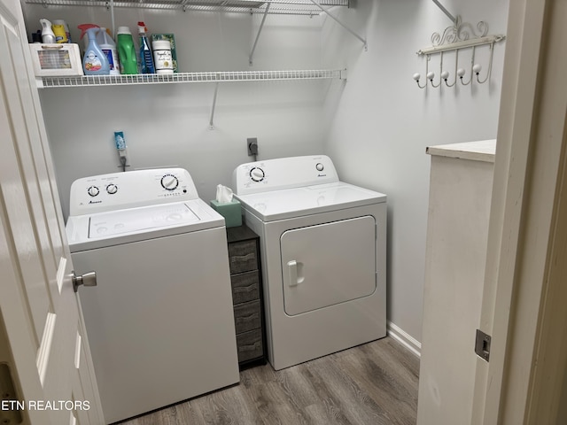 740 Sterchi Park Way Unit F7, Knoxville, TN 37912 - laundry room with washing machine and dryer and wood finished floors