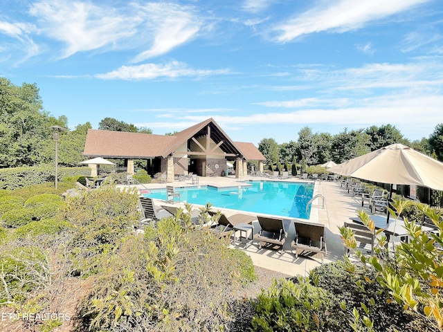 12167 Inglecrest Ln, Knoxville, TN 37934 - community pool featuring a patio area