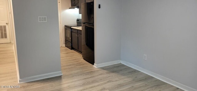 1304 Holyoke St, Kingsport, TN 37664 - hallway with light wood finished floors and baseboards
