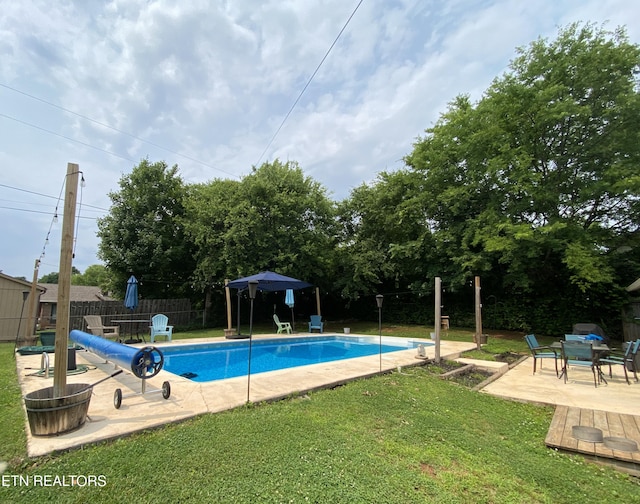 106 Apache Rd, Maryville, TN 37804 - view of swimming pool featuring a patio