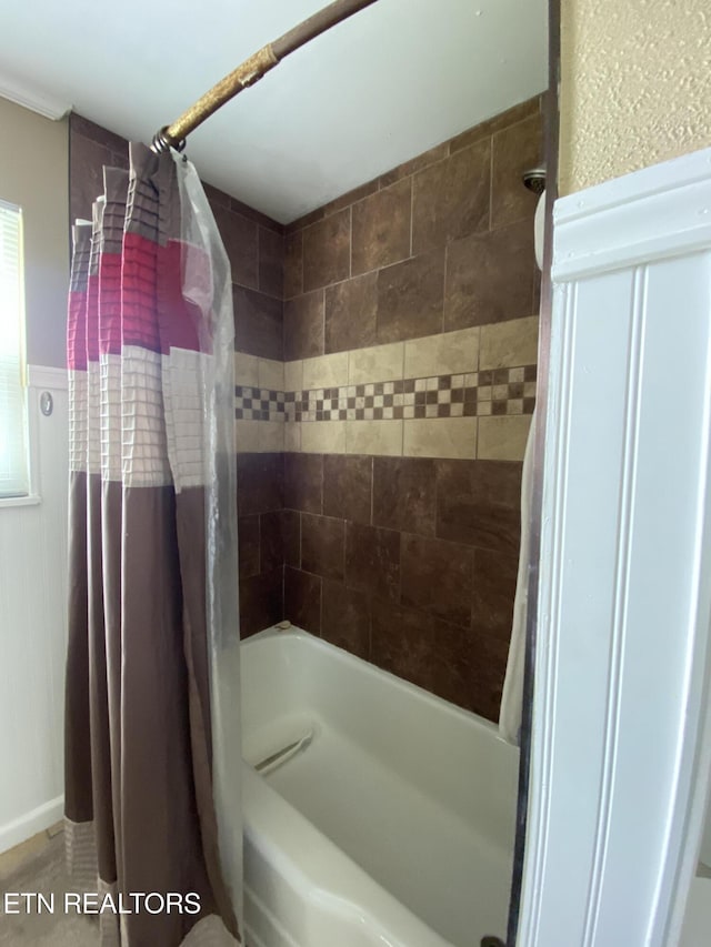 106 Apache Rd, Maryville, TN 37804 - full bath with shower / tub combo with curtain