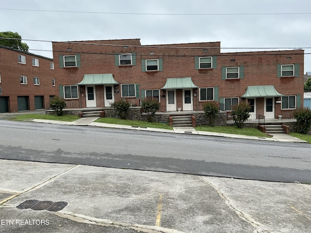 118 E 3rd N St, Morristown, TN 37814 - townhome / multi-family property featuring brick siding