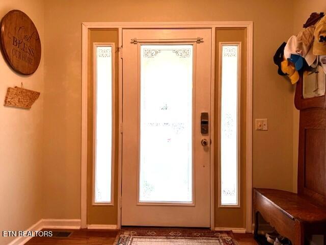15 Felix Ct, Crossville, TN 38558 - foyer entrance featuring baseboards