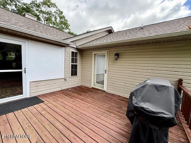15 Felix Ct, Crossville, TN 38558 - wooden deck with area for grilling