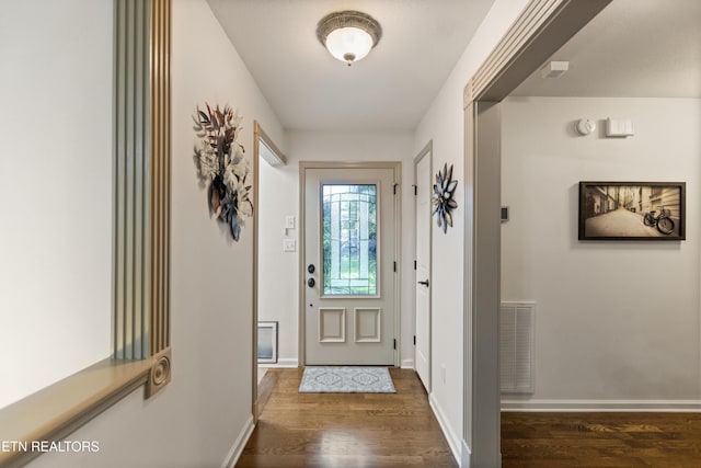 407 Tecumseh Pt, Loudon, TN 37774 - foyer entrance with wood finished floors and baseboards