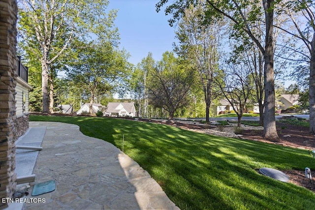 407 Tecumseh Pt, Loudon, TN 37774 - view of green lawn