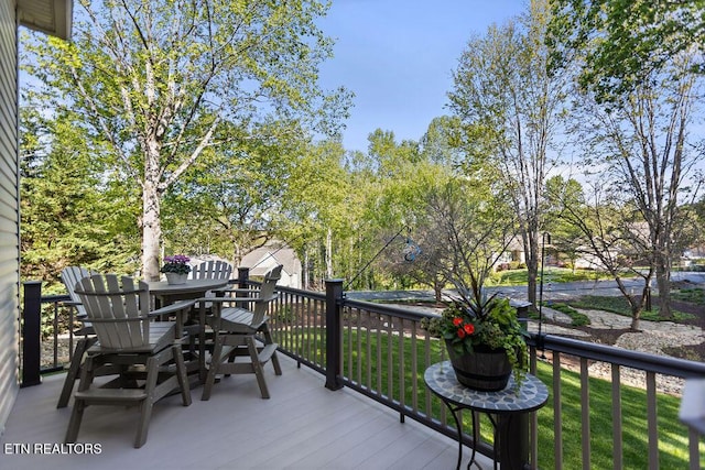 407 Tecumseh Pt, Loudon, TN 37774 - deck with outdoor dining space