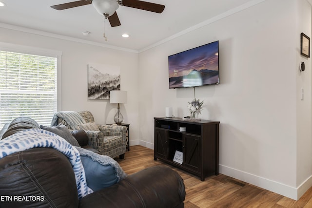 743 Pollard Rd, Kodak, TN 37764 - living area with a ceiling fan, wood finished floors, crown molding, and recessed lighting