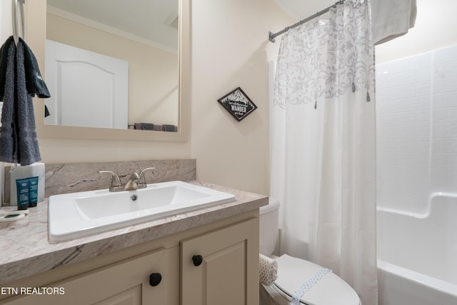 743 Pollard Rd, Kodak, TN 37764 - full bath featuring vanity, shower / tub combo, and crown molding