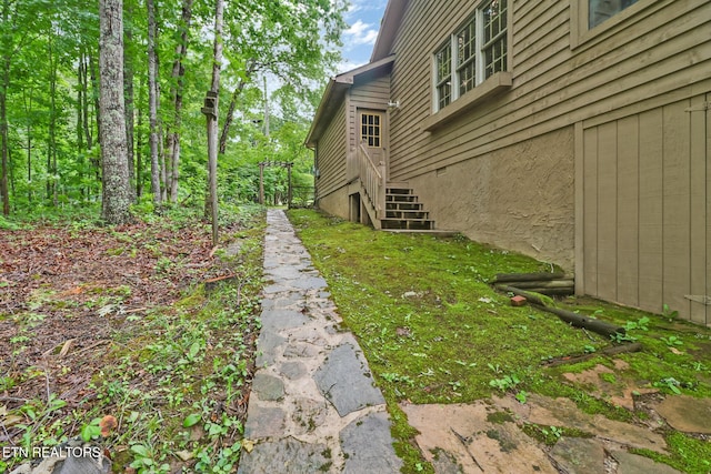 45 Calderwood Cir, Fairfield Glade, TN 38558 - view of yard with stairs