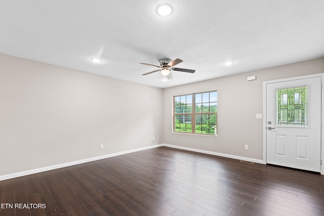 109 Ivy Ln, Oak Ridge, TN 37830 - foyer featuring a ceiling fan, dark wood-type flooring, recessed lighting, and a textured ceiling