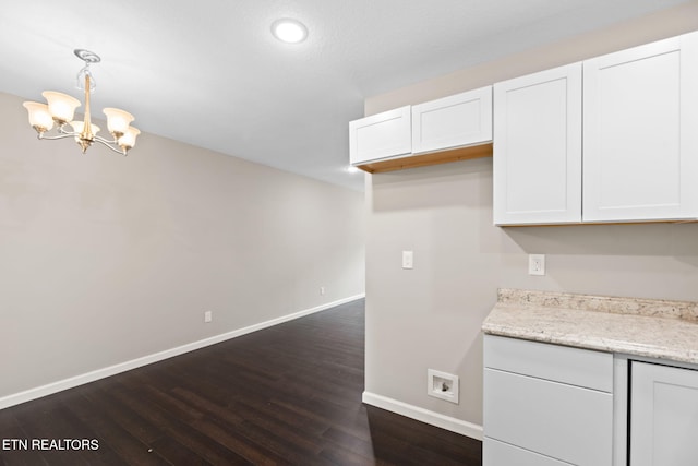 109 Ivy Ln, Oak Ridge, TN 37830 - kitchen featuring a chandelier, white cabinets, dark wood finished floors, recessed lighting, and decorative light fixtures