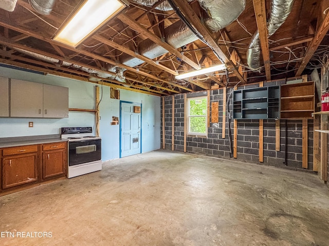 422 Willow Tree Ln, Morristown, TN 37814 - garage with concrete block wall