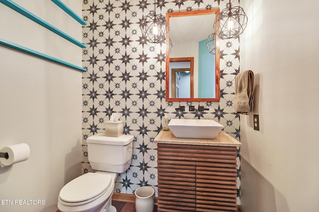 104 Maltese Ln, Oak Ridge, TN 37830 - half bath with toilet and vanity