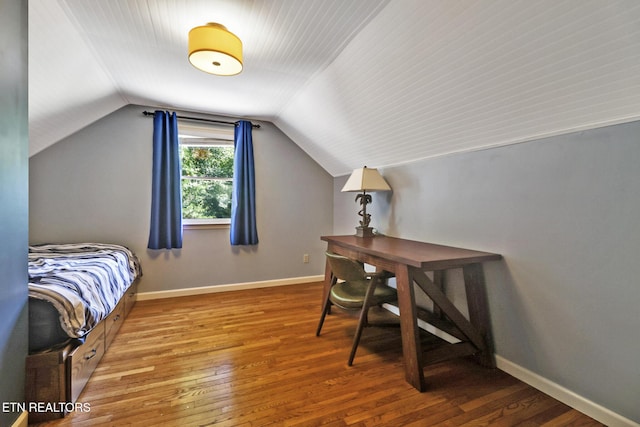 104 Maltese Ln, Oak Ridge, TN 37830 - bedroom with wood-type flooring, lofted ceiling, and baseboards