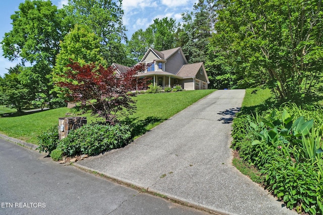 104 Maltese Ln, Oak Ridge, TN 37830 - view of front of home featuring driveway and a front yard