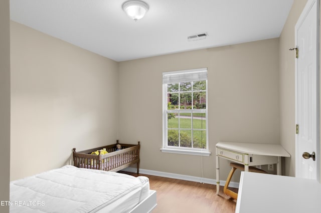 1713 Haley Glenn Ln, Knoxville, TN 37920 - bedroom featuring wood finished floors and baseboards