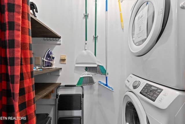 1159 Ditney Ln, Sevierville, TN 37876 - laundry room with stacked washer / dryer