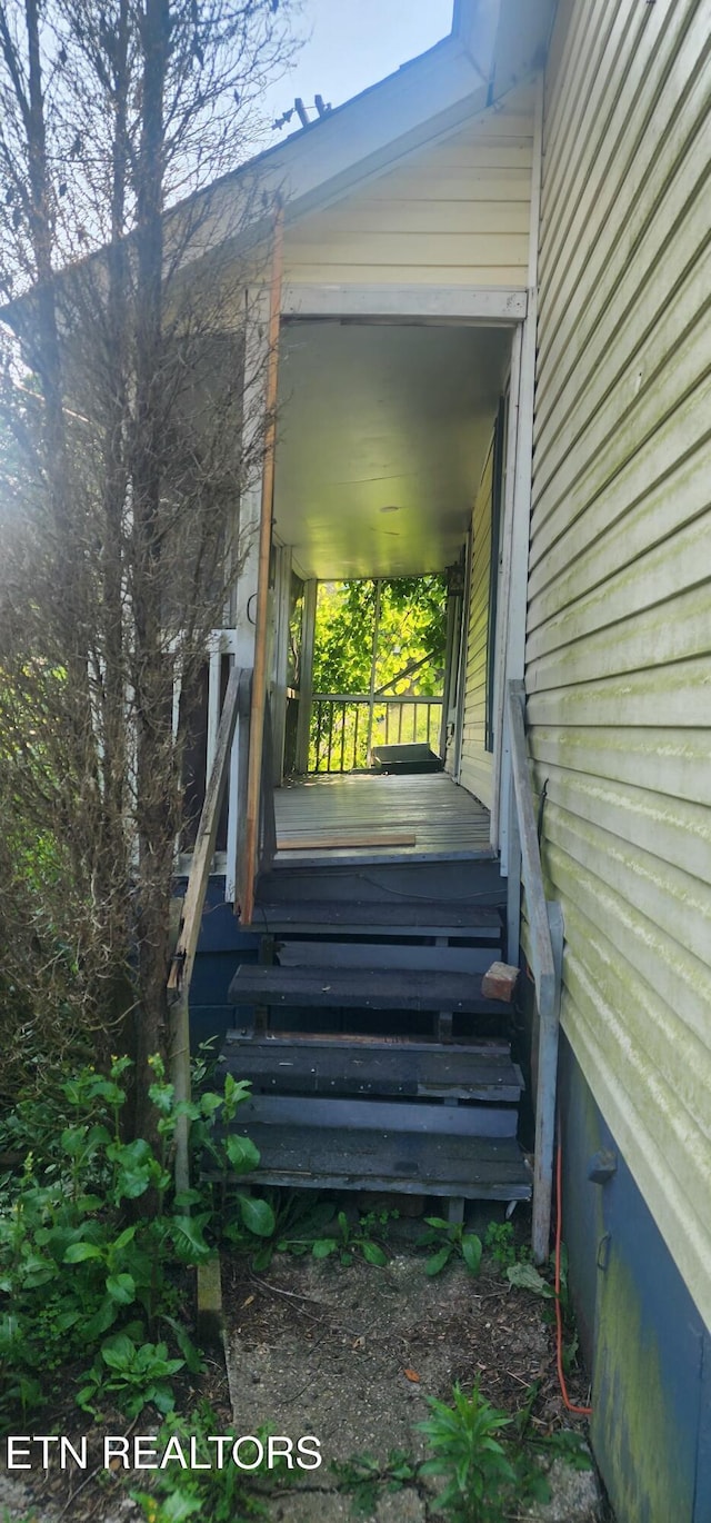 378 Church St, Jellico, TN 37762 - view of porch
