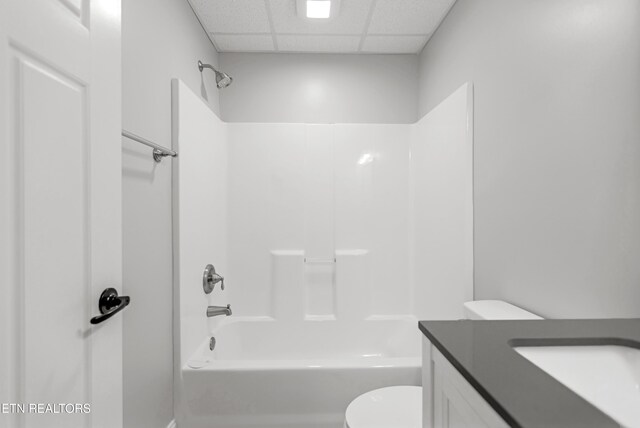 6305 Glen Eagle Ln, Knoxville, TN 37921 - bathroom featuring a drop ceiling, toilet, shower / bathtub combination, and vanity