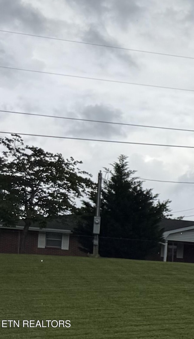 212 Woodvine St, Jacksboro, TN 37757
