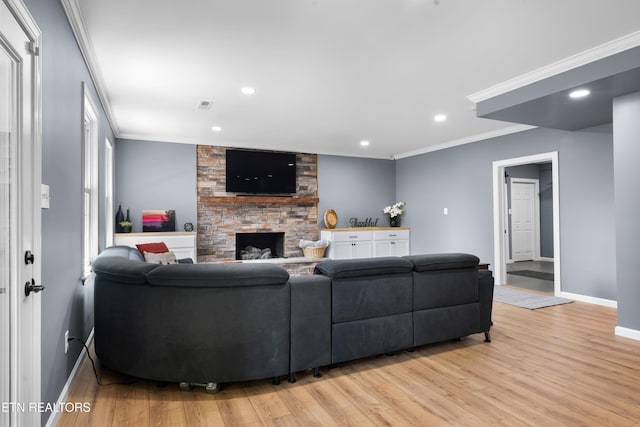 12912 Long Ridge Rd, Knoxville, TN 37934 - living area with baseboards, crown molding, light wood-type flooring, a fireplace, and recessed lighting
