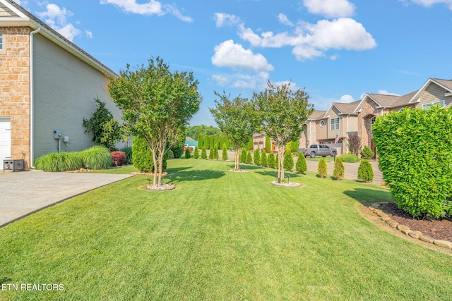 3210 Gazebo Point Way, Knoxville, TN 37920 - view of green lawn featuring a residential view