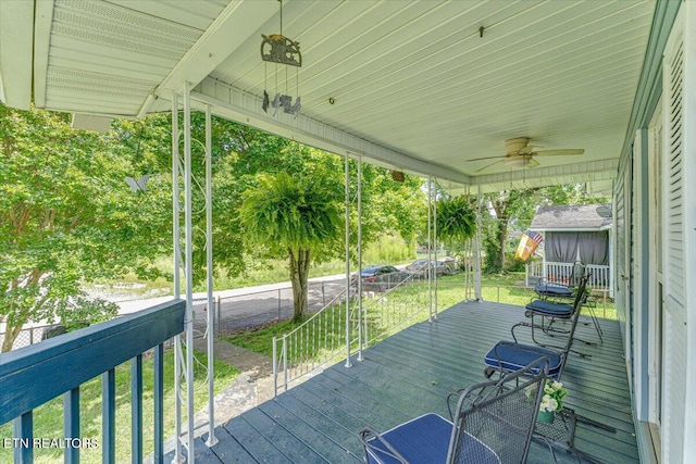 613 Victory St, Knoxville, TN 37919 - deck with ceiling fan