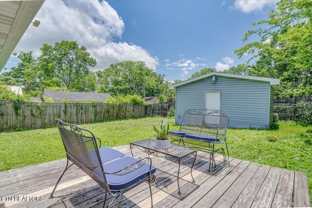 613 Victory St, Knoxville, TN 37919 - deck with outdoor dining space