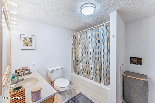 613 Victory St, Knoxville, TN 37919 - full bathroom with toilet, a textured ceiling, vanity, and shower / bath combination with curtain