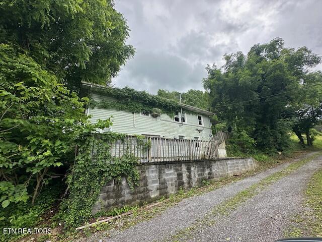 1377 Dr Thomas Walker Rd, Ewing, VA 24248 - view of side of property