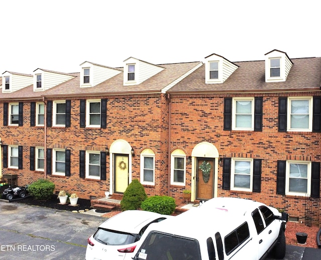 103 Mayfield Dr Unit 5, Elizabethton, TN 37643 - view of property with brick siding and a shingled roof