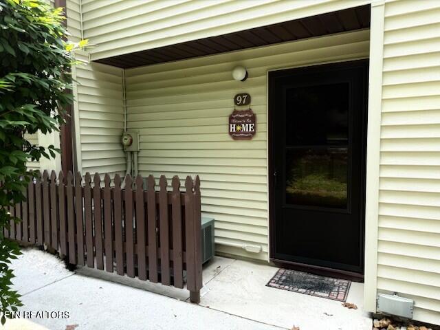 97 Wilshire Heights Dr, Crossville, TN 38558 - photo 2